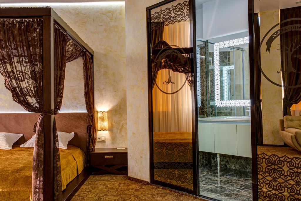 Khan-Chinar Hotel Dnipro Exterior photo