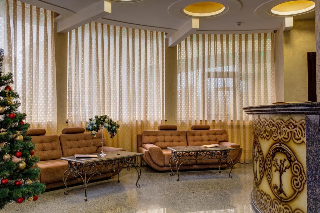 Khan-Chinar Hotel Dnipro Exterior photo