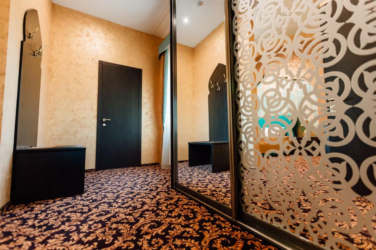 Khan-Chinar Hotel Dnipro Exterior photo